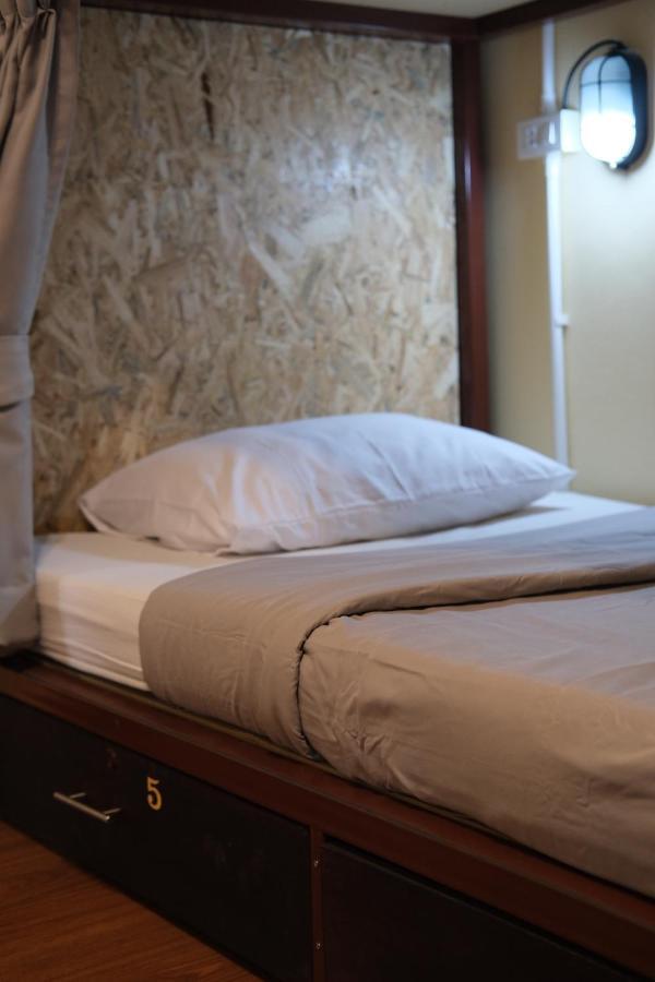 @Home Hostel Wua Lai チエンマイ エクステリア 写真